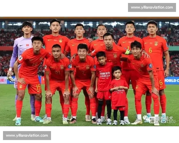 中国队鏖战中国香港，比分焦点引发球迷热议与战术分析
